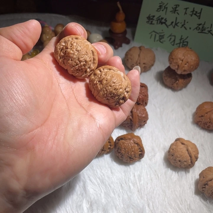 文玩核桃吊坠4平底锅