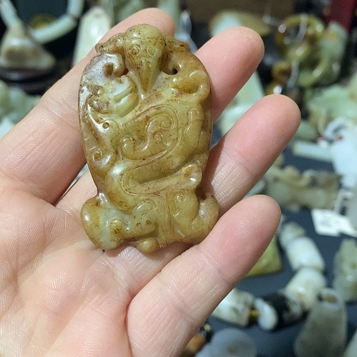 和田玉（糖玉）未镶嵌颈饰