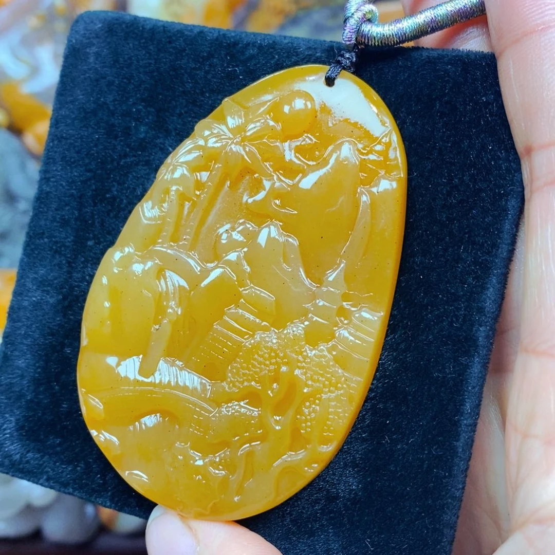 未镶嵌石英质玉（黄龙玉）颈饰