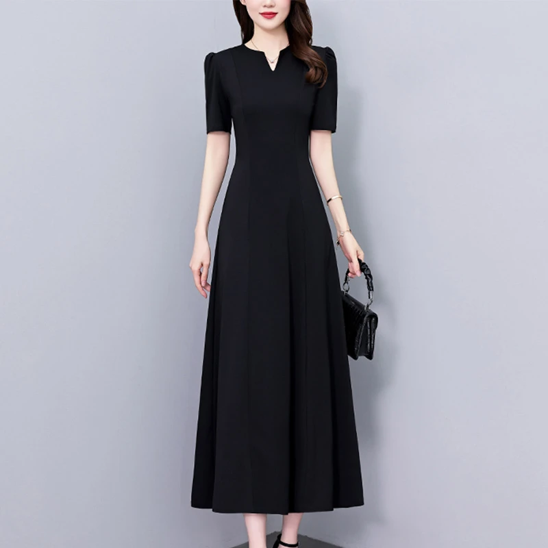 高档赫本风黑色连衣裙夏长款2025夏季新款大码收腰显瘦胖mm小黑裙