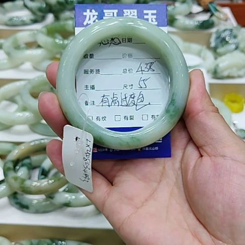 小***。未镶嵌透闪石-蛇纹石玉手镯