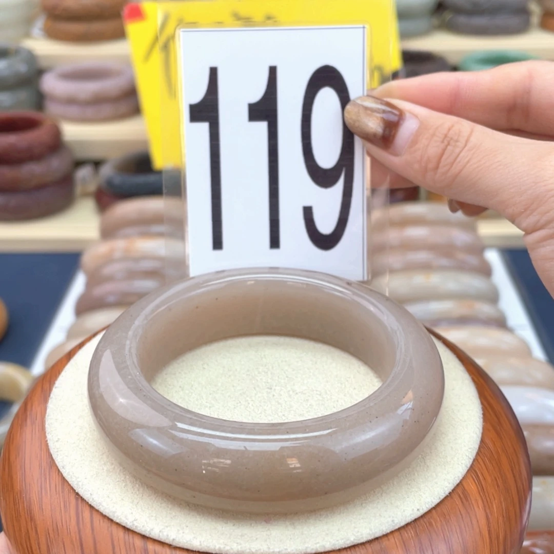 【闪购商品】石英质玉手镯未镶嵌