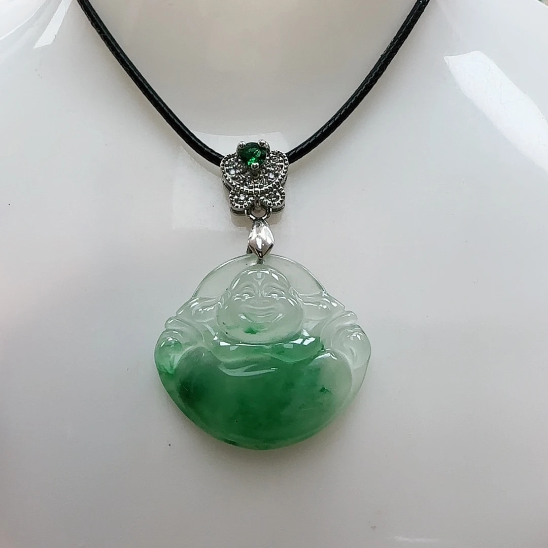 石英质玉（非洲翠）未镶嵌颈饰