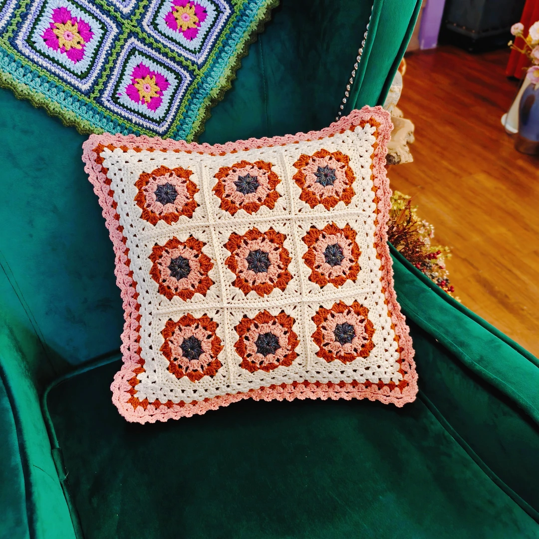 手勾原创成品，牛奶棉抱枕靠枕，拉链款，配500克棉芯，尺寸45cmx45cm