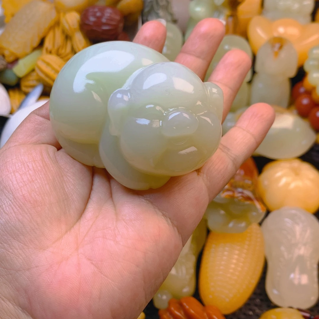 奔***文新疆五彩石猪