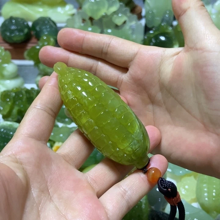 【闪购商品】蛇纹石玉未镶嵌把件