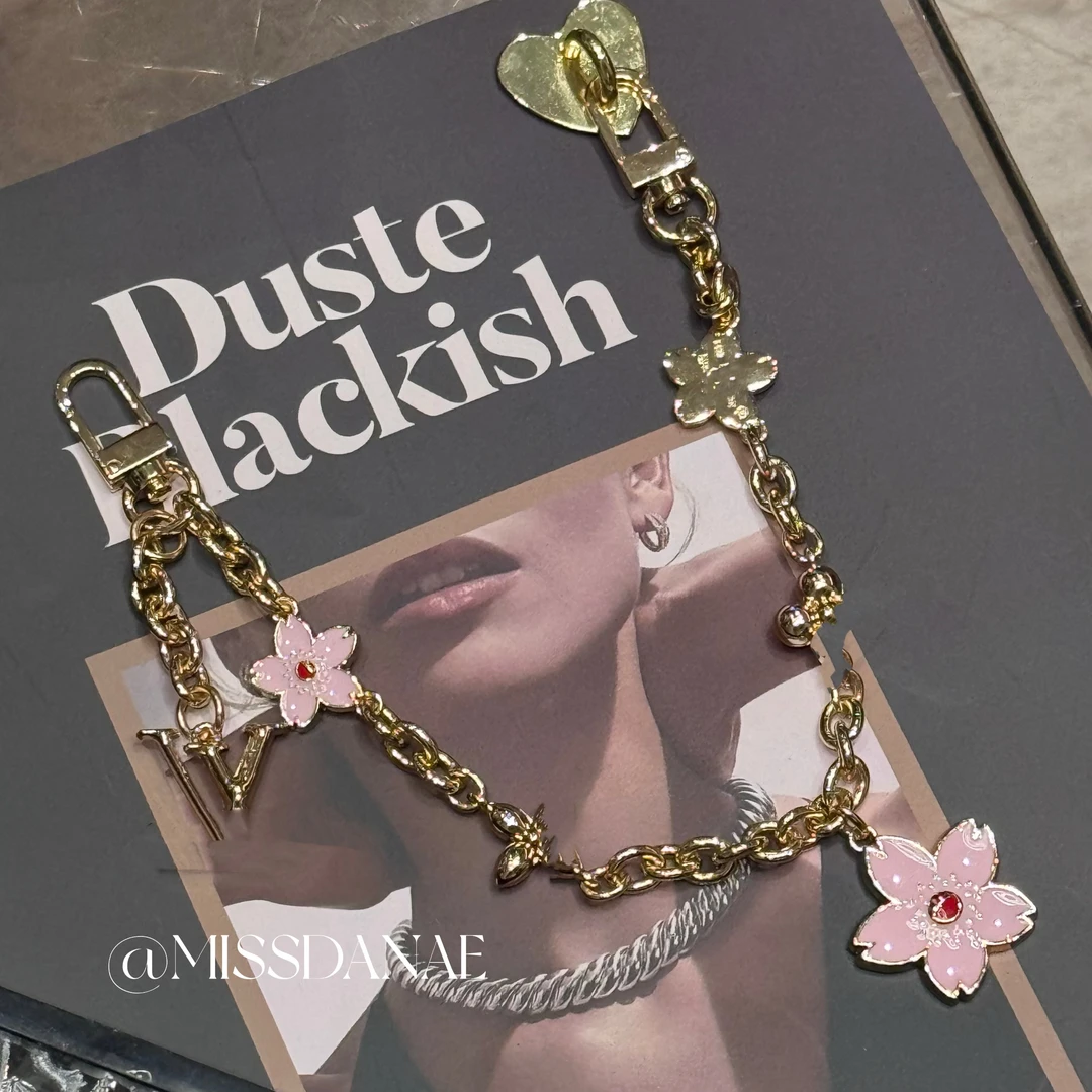 【樱花挂件】MISSDANAE手机链适用于苹果安卓