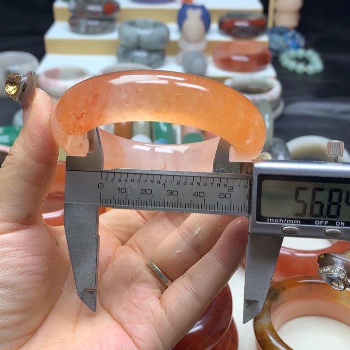 未镶嵌手镯石英质玉