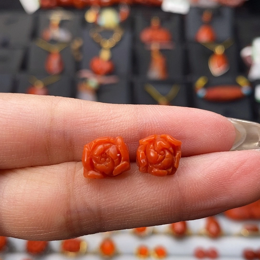 南红玛瑙18K金镶嵌四川凉山牡丹花耳钉