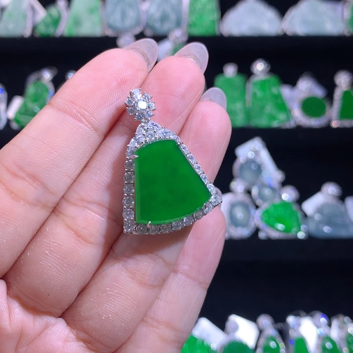 【闪购商品】颈饰银S925镶嵌翡翠