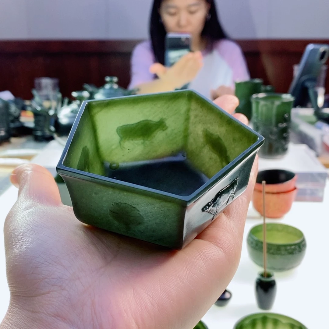 未镶嵌和田玉（青玉）摆件微瑕