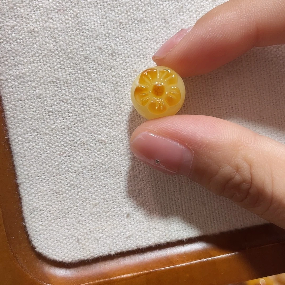 琥珀未镶嵌裸石柿子