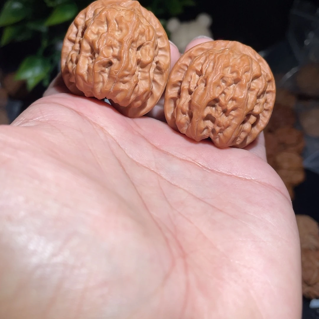 文玩核桃吊坠38磐石