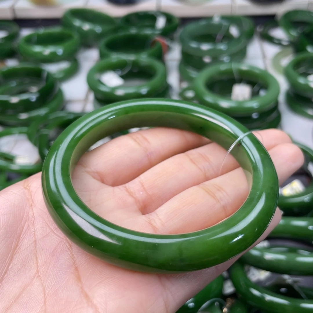 和田玉（碧玉）未镶嵌手镯