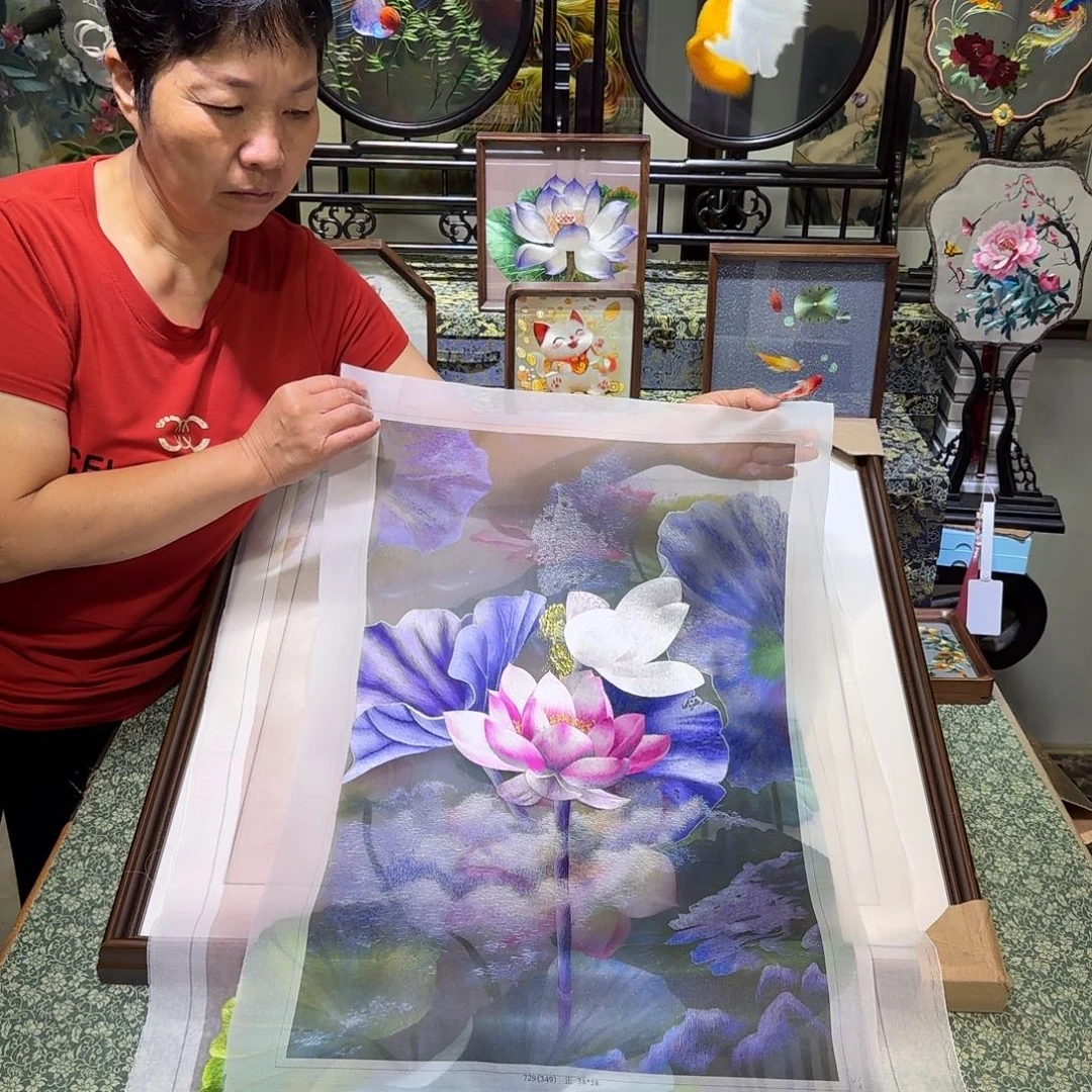 刺绣刺绣工艺精湛独特设计新颖时尚