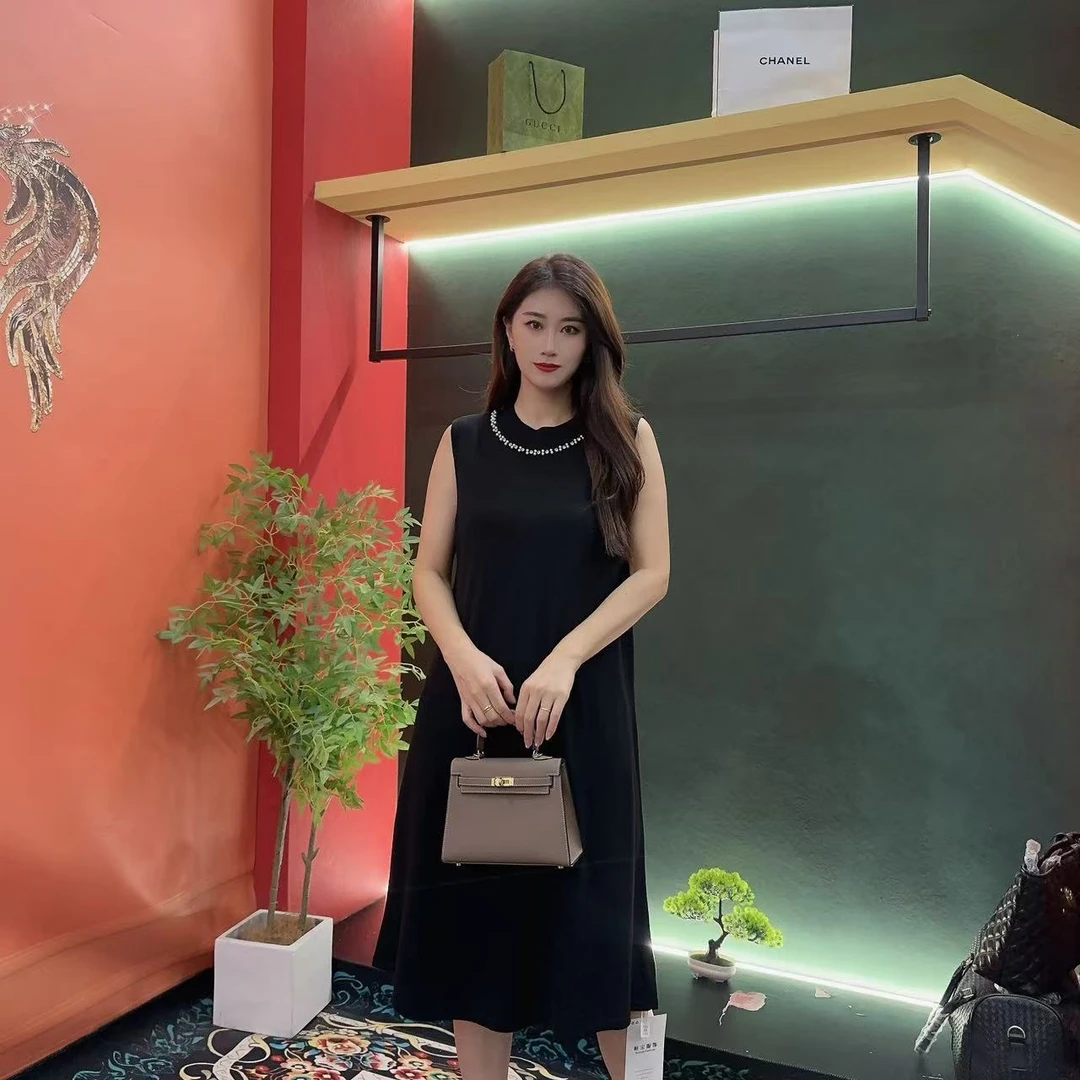 8362多金大码气质减龄长款背心秋冬季新款女装设计感连衣裙女