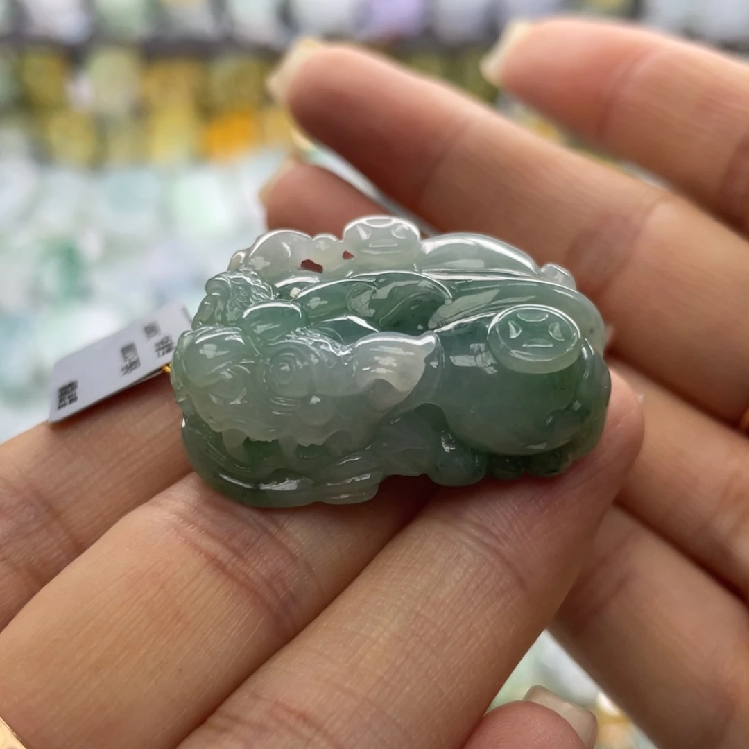 颈饰未镶嵌翡翠貔貅