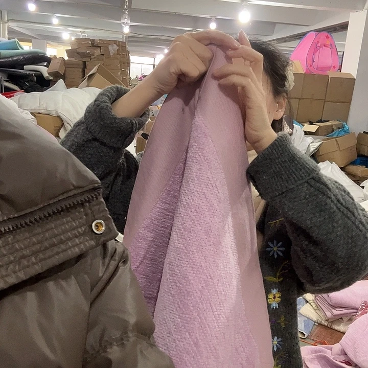 紫色绣花沙发垫60*120