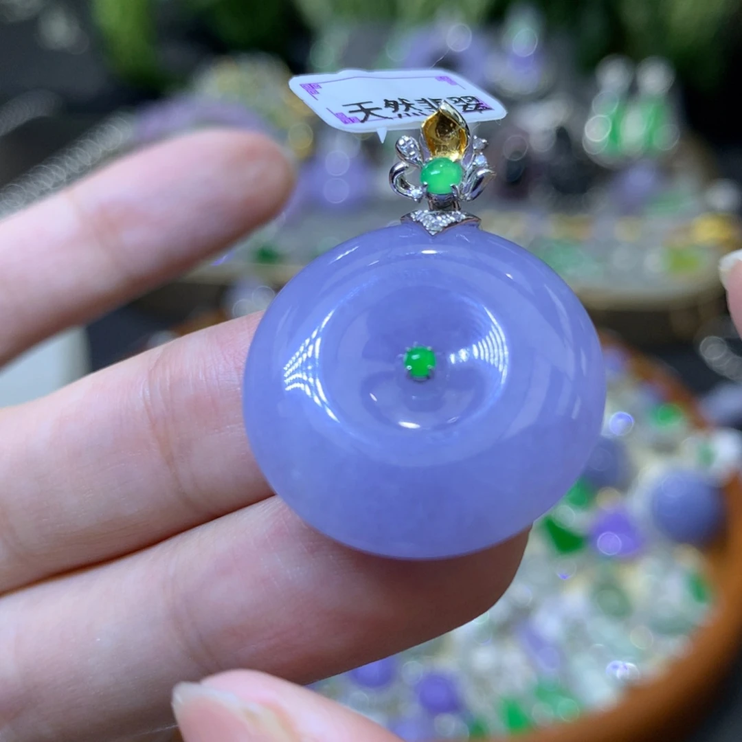 颈饰足金镶嵌翡翠