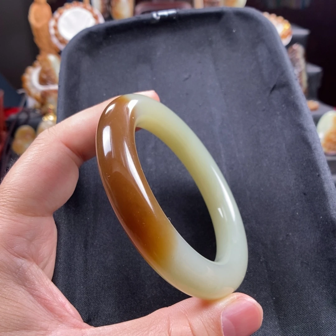 和田玉（糖玉）未镶嵌手镯