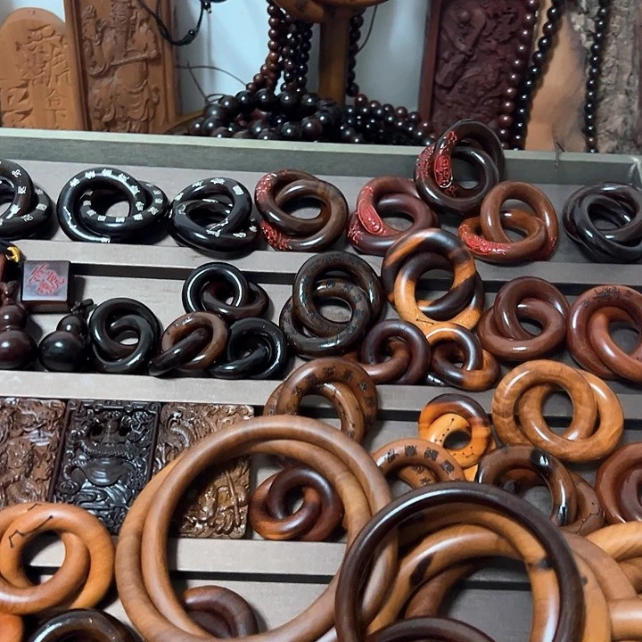 佛***馆70内径玉化枣木乾坤圈高货