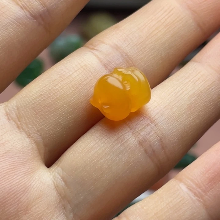 爱***多和田玉未镶嵌颈饰