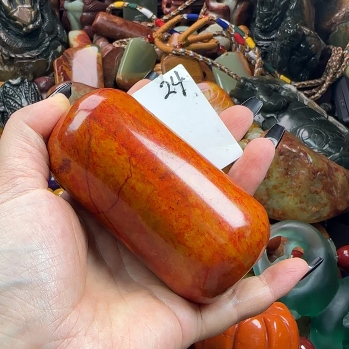 未镶嵌透闪石质玉珠宝奇石