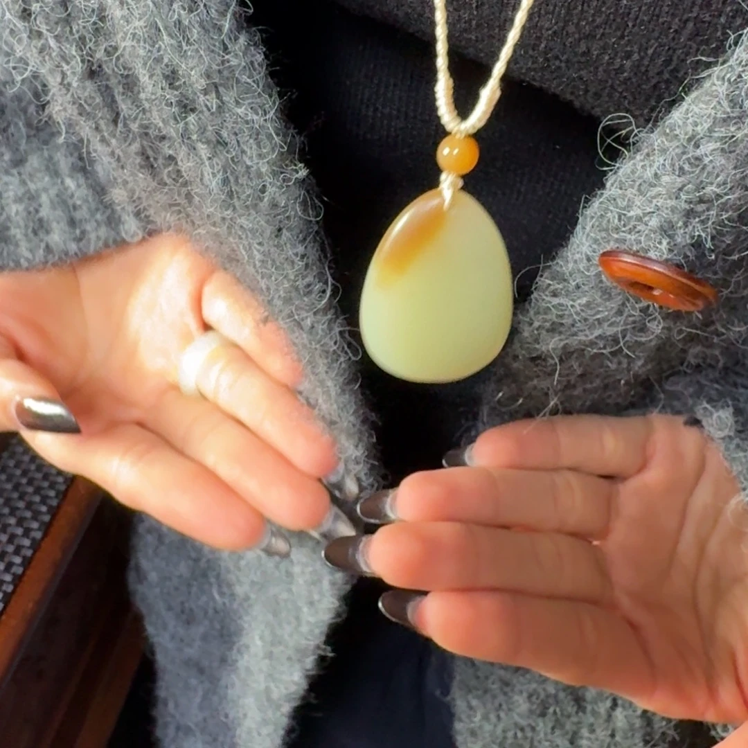 和田玉未镶嵌颈饰若羌挂件