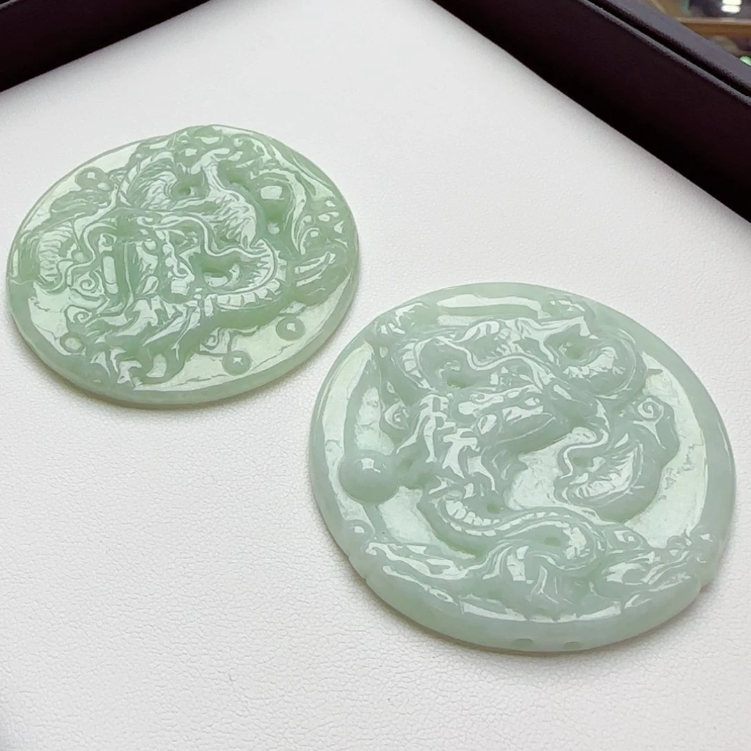 颈饰未镶嵌翡翠龙牌