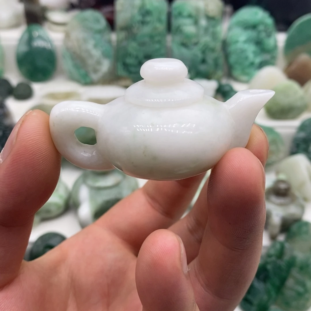 独山玉未镶嵌颈饰波*