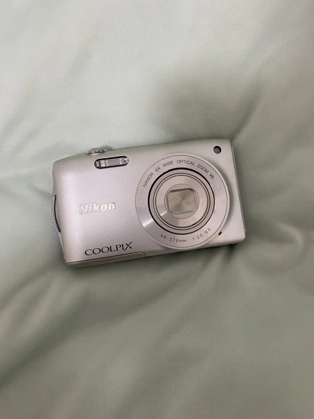 9新 Nikon/尼康 尼康s3300银色1600w像素ccd数码相机