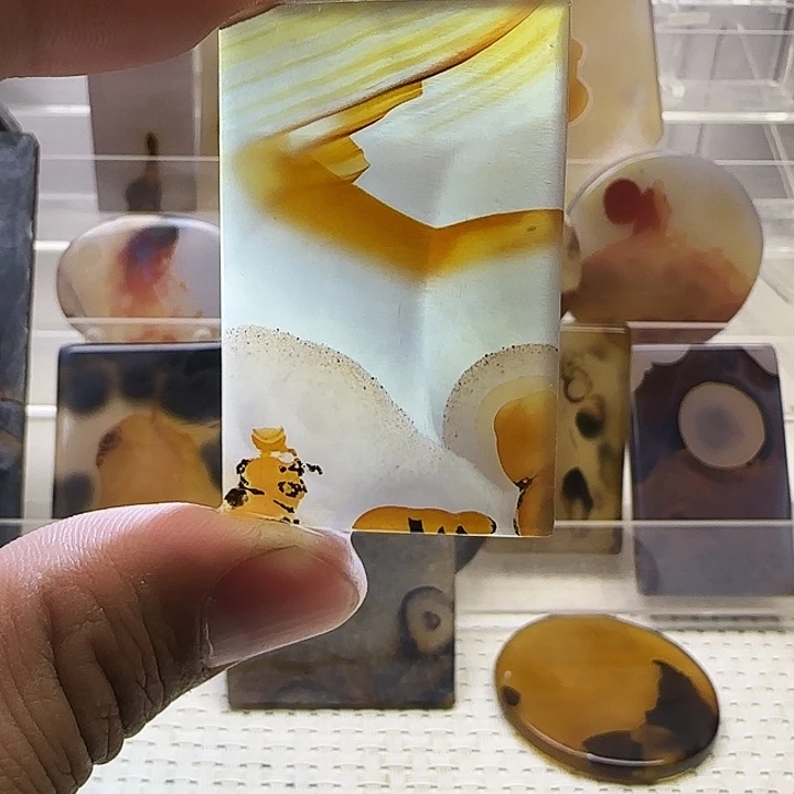 玛瑙/玉髓未镶嵌珠宝奇石