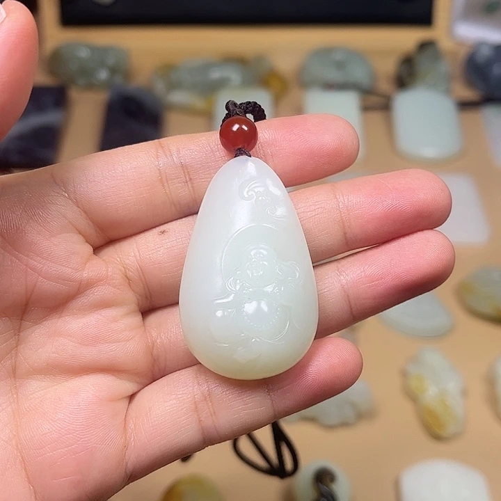 和田玉未镶嵌颈饰