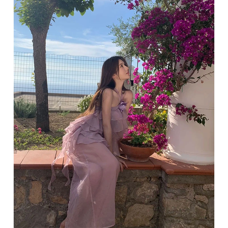 2025夏季新款chic网红同款度假风挂脖荷叶变花朵上衣配仙女半身裙