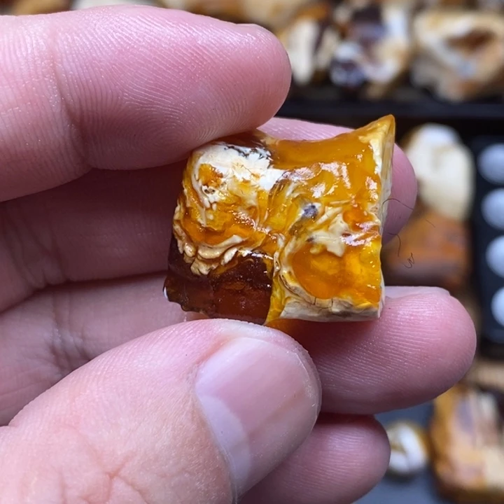 不***凡定制琥珀未镶嵌琥珀蜜蜡定制