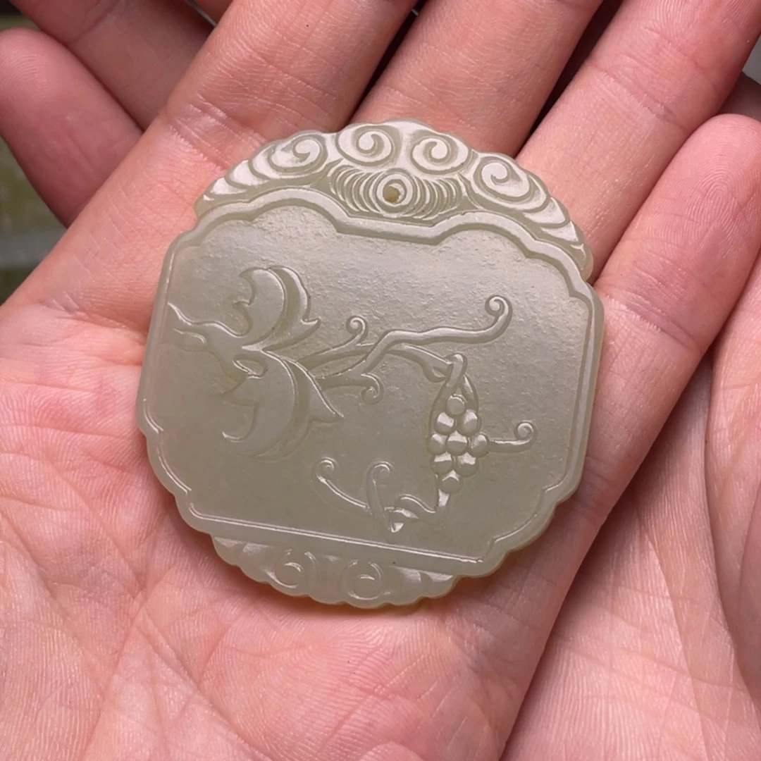 小***饭未镶嵌和田玉挂件