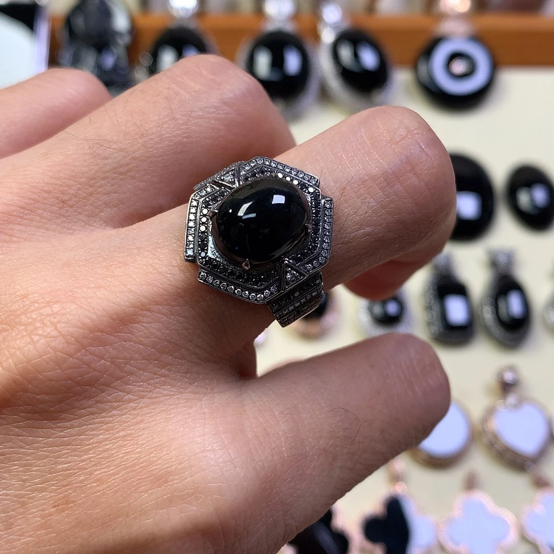 翡翠18K金镶嵌戒指