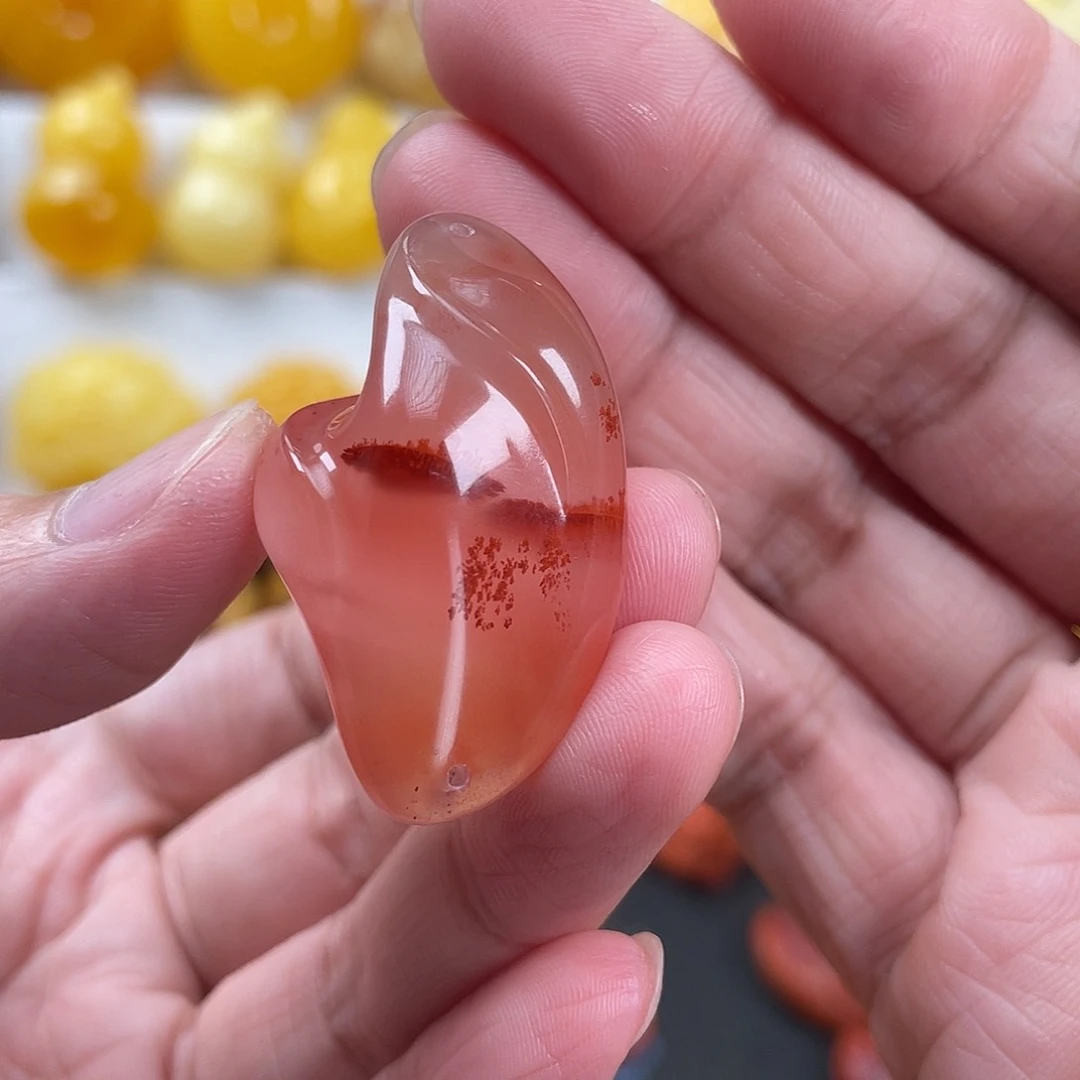 南红玛瑙未镶嵌颈饰嬅*南红