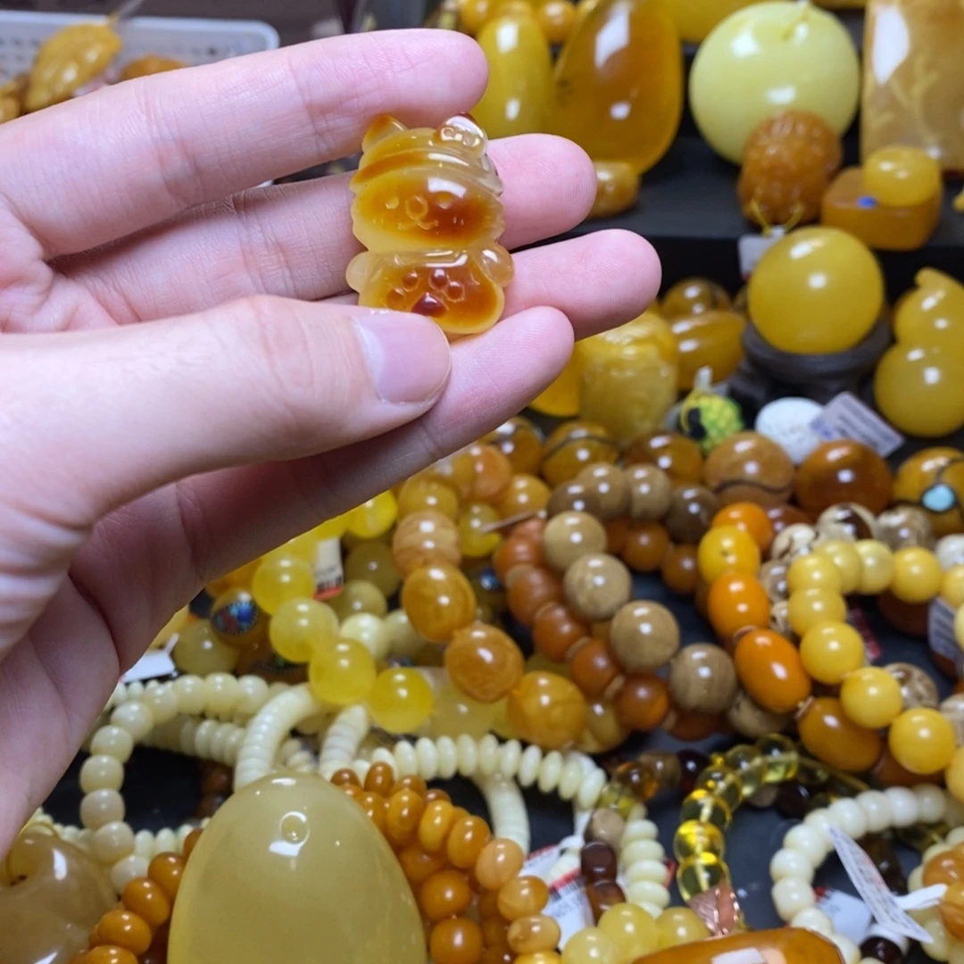 琥珀未镶嵌珠宝奇石