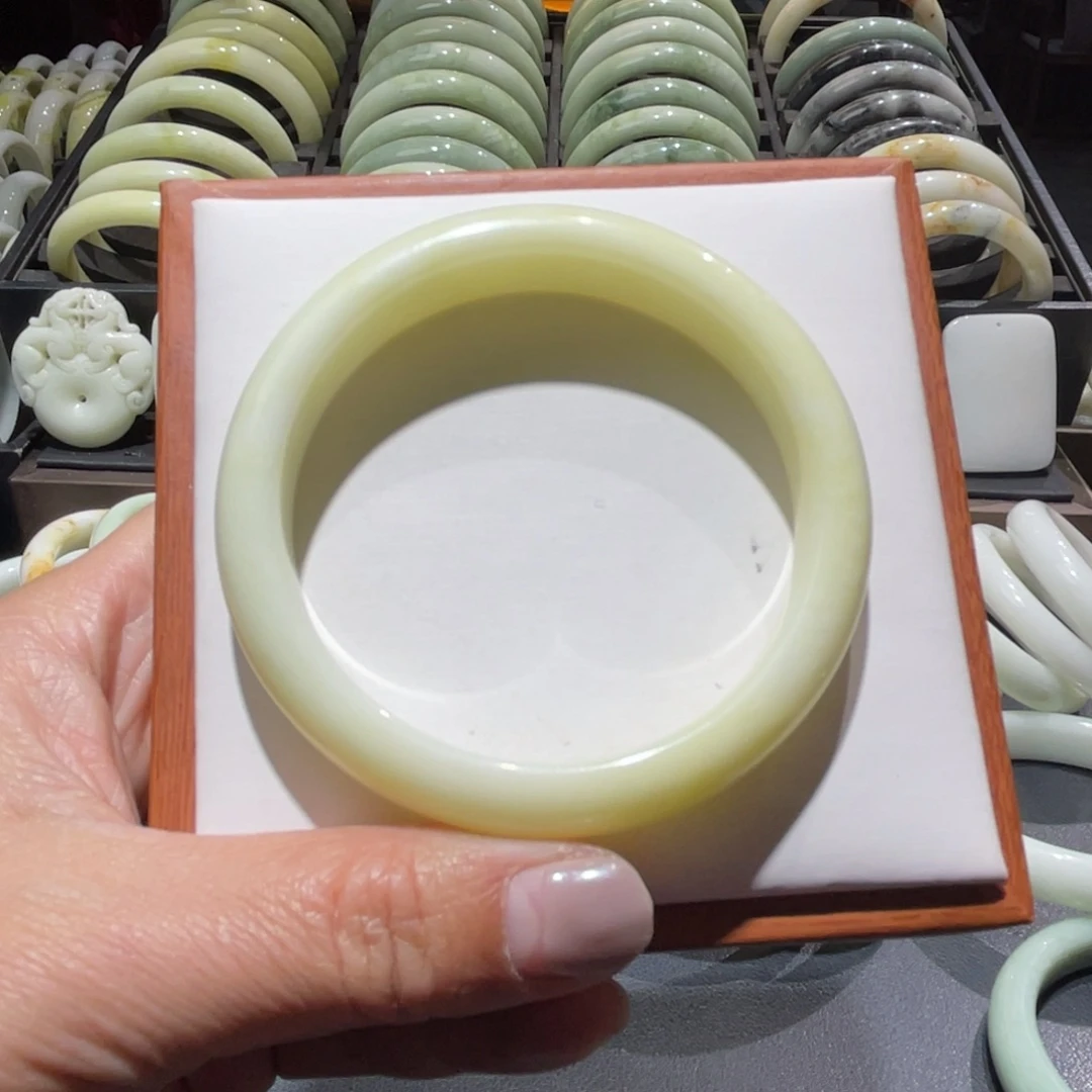 蓝田玉（蛇纹石化大理石玉）未镶嵌手镯