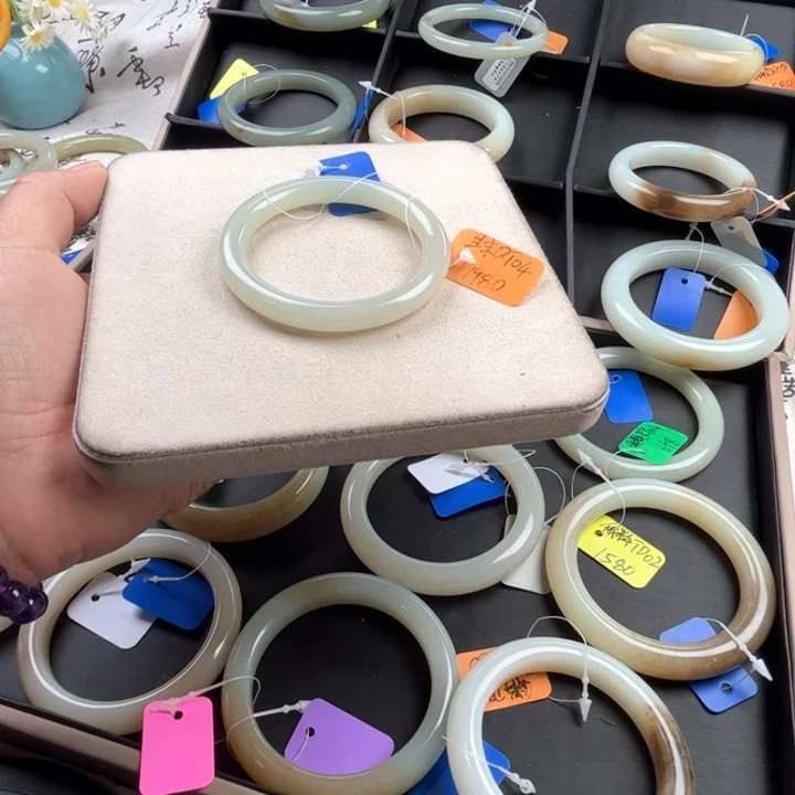 未镶嵌手镯和田玉玲珑美镯1980