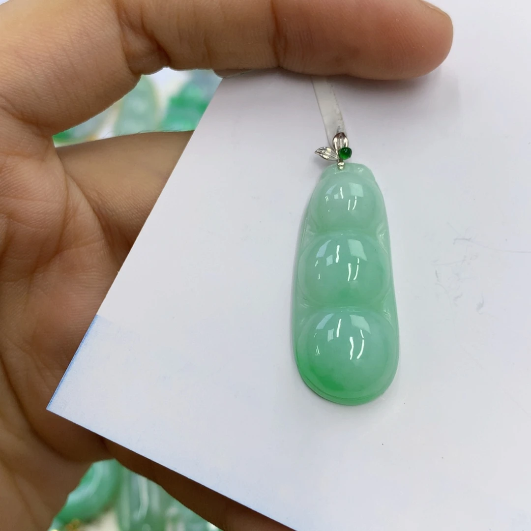 翡翠18K金镶嵌颈饰翡翠