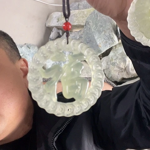 蛇纹石玉未镶嵌珠宝奇石