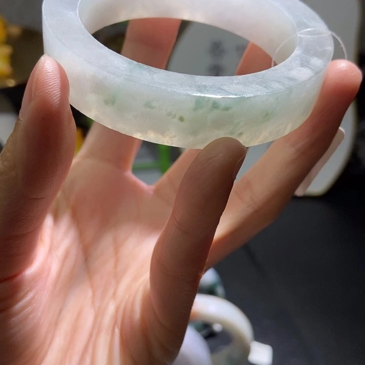定制翡翠未镶嵌手镯定制