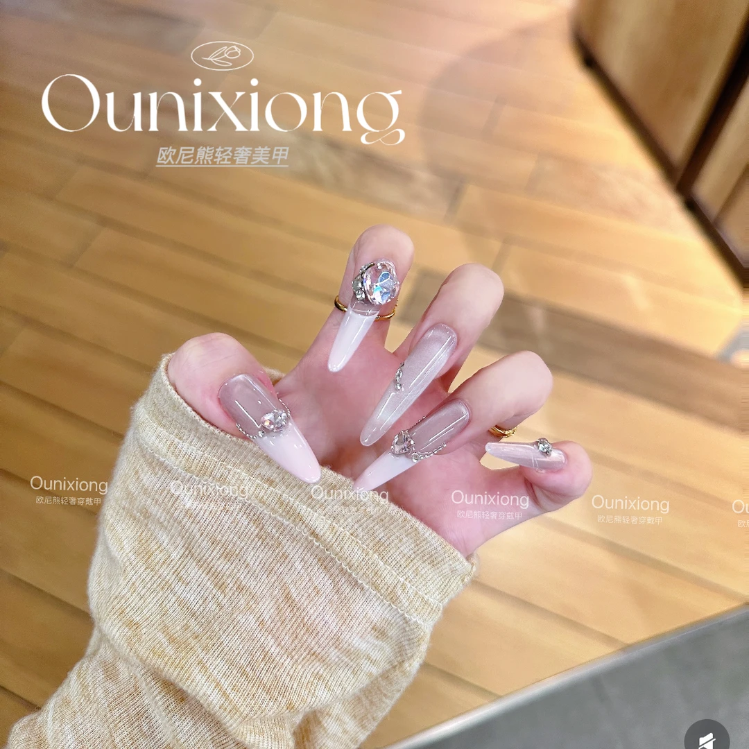 裸粉渐变水钻星星手工夏天穿戴甲轻奢闪钻气质美甲贴纯手工夏日