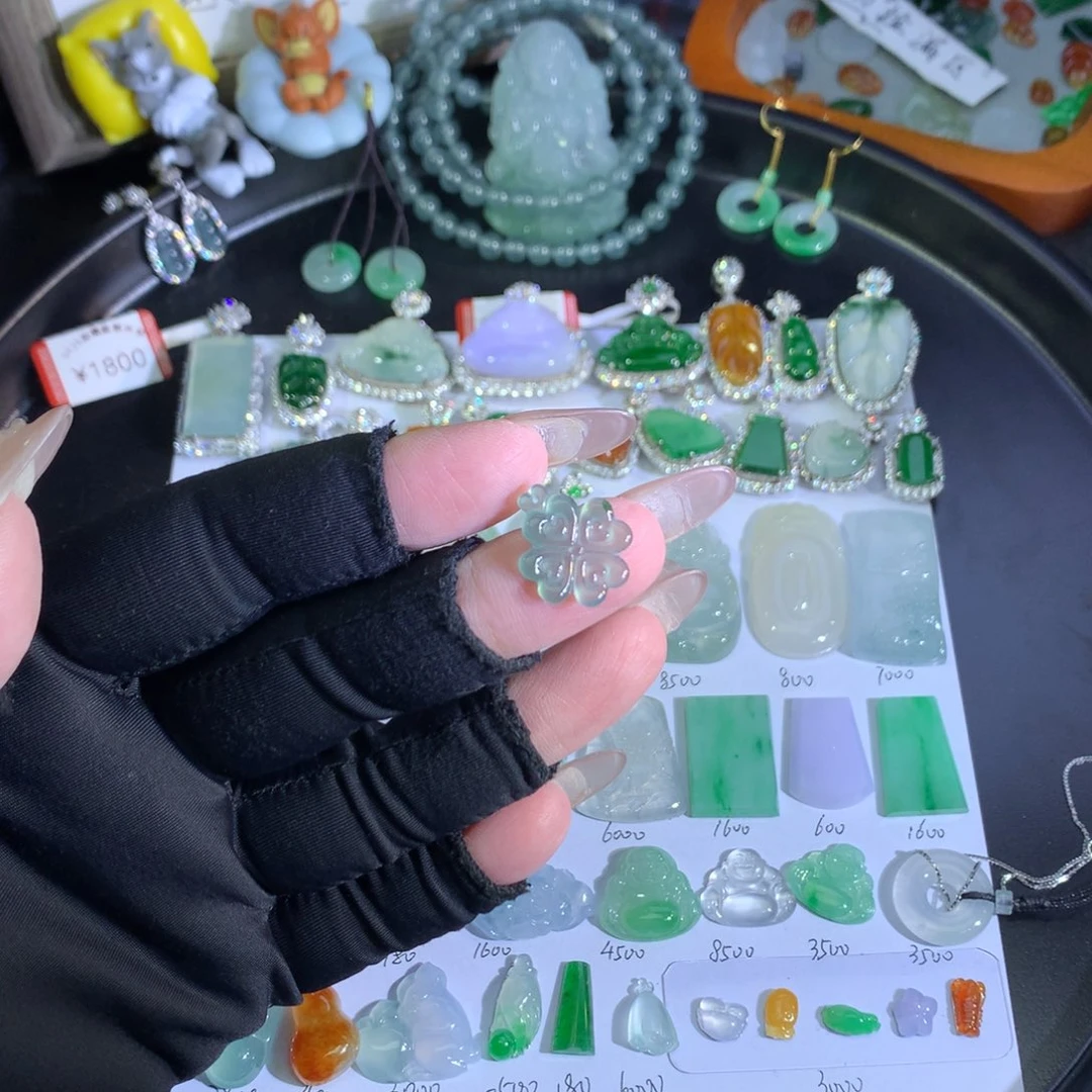 翡翠未镶嵌吊坠(不含链)四叶草