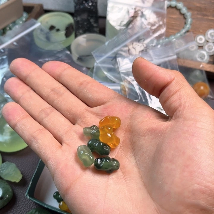 夏***棉蛇纹石玉未镶嵌挂件