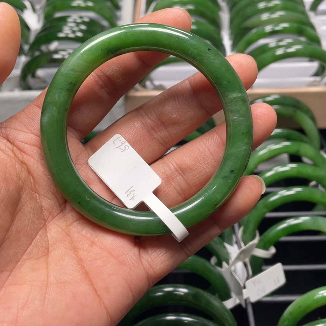 和田玉（碧玉）未镶嵌手镯