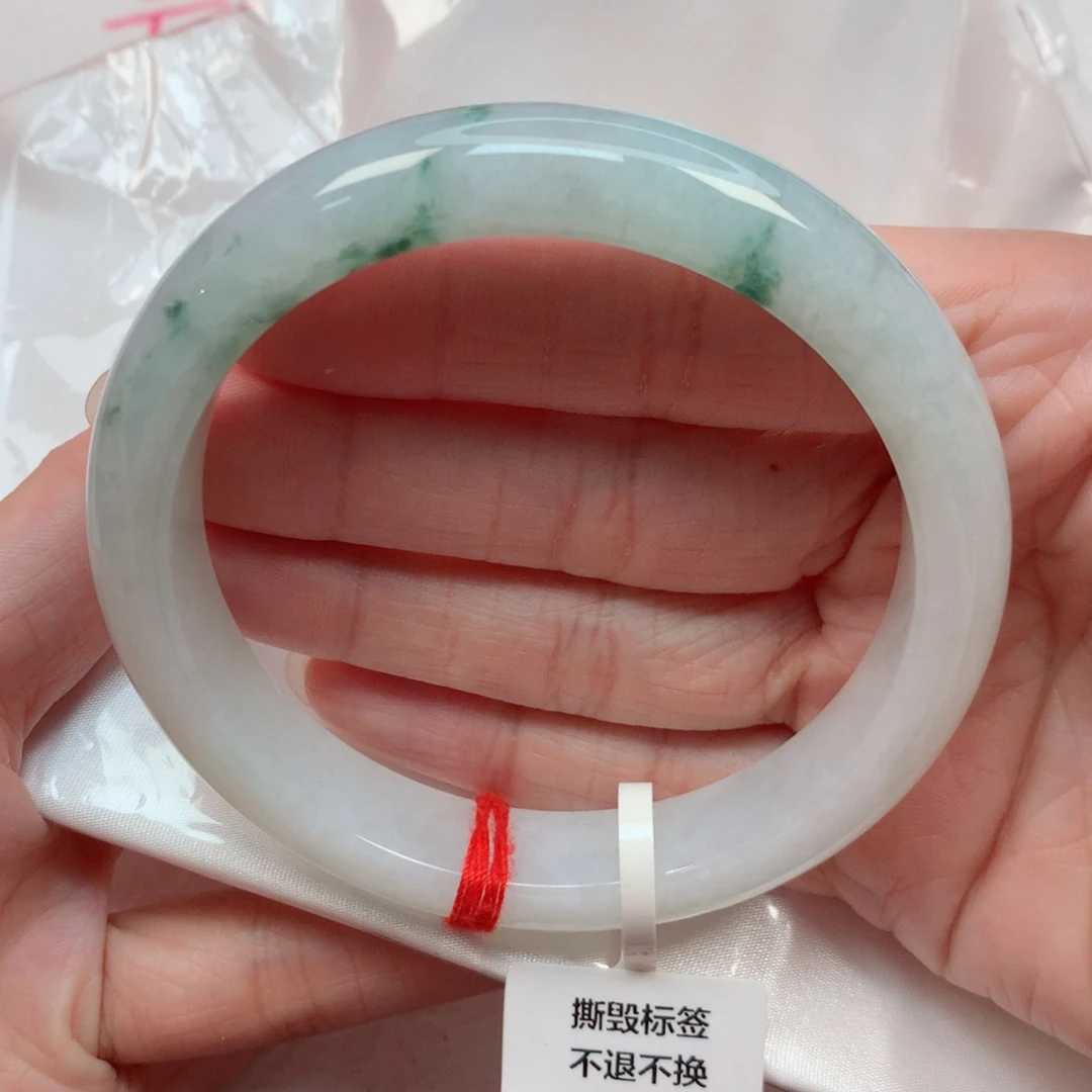 翡翠手镯未镶嵌61.9圈