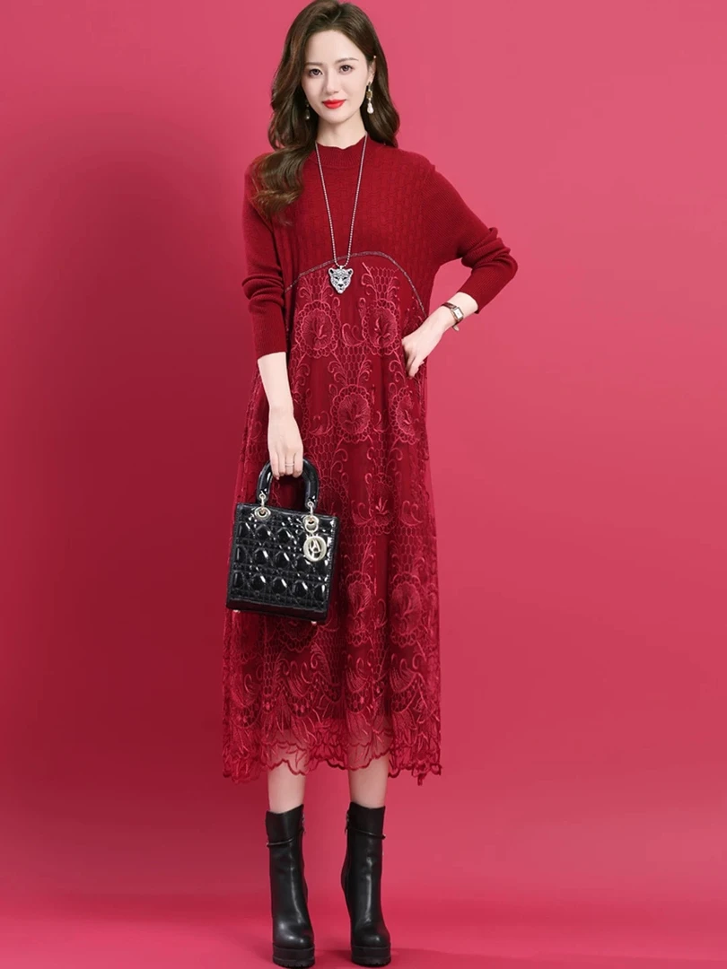 连衣裙显瘦冬季圆领休闲风裙子刺绣秋冬轻熟风加厚